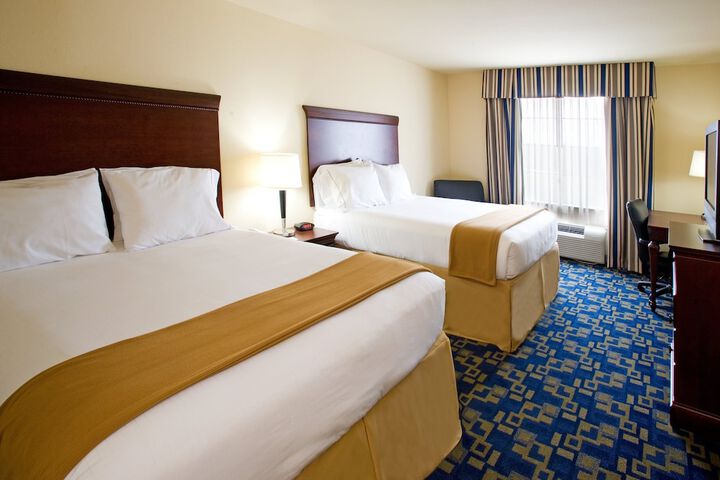Holiday Inn Express Jourdanton - Pleasanton by IHG
