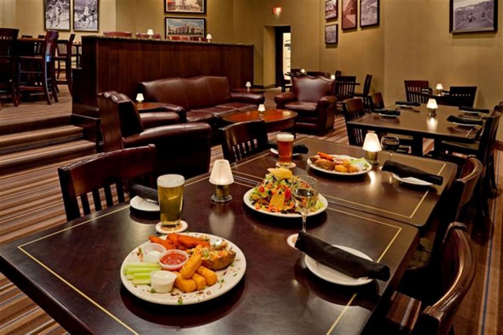 Dining 43 of 57