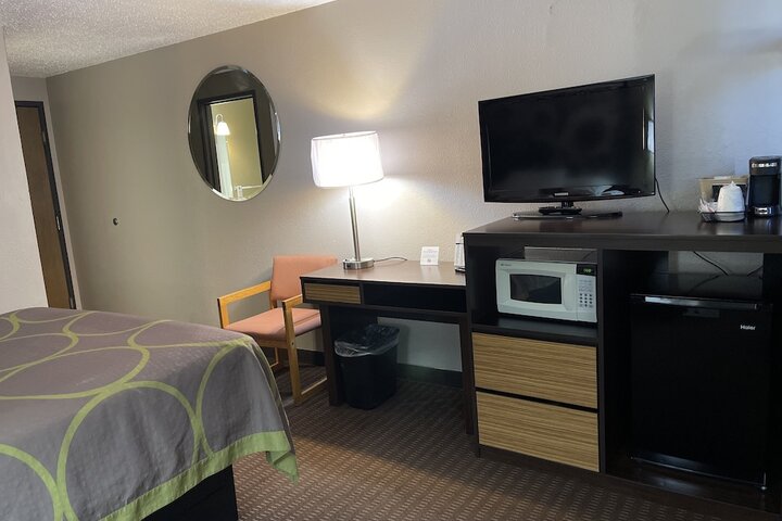Room 27 of 60