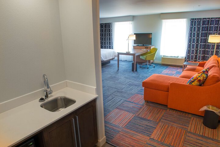 Room 17 of 40