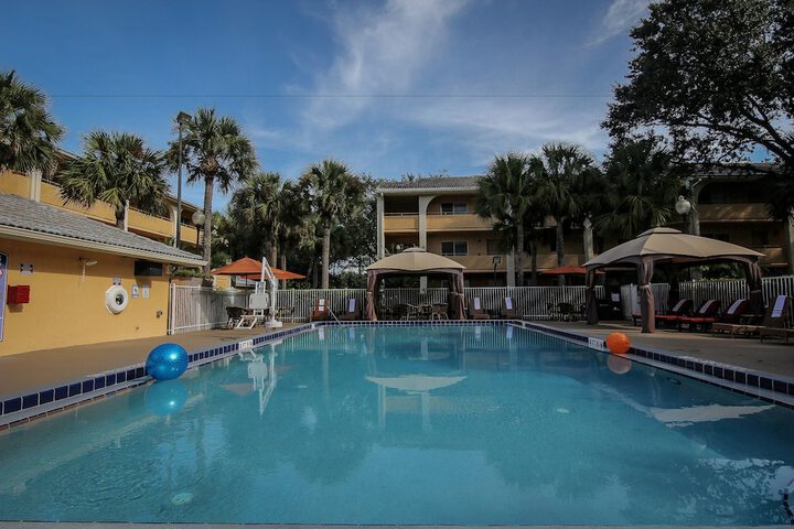 Pool 18 of 60