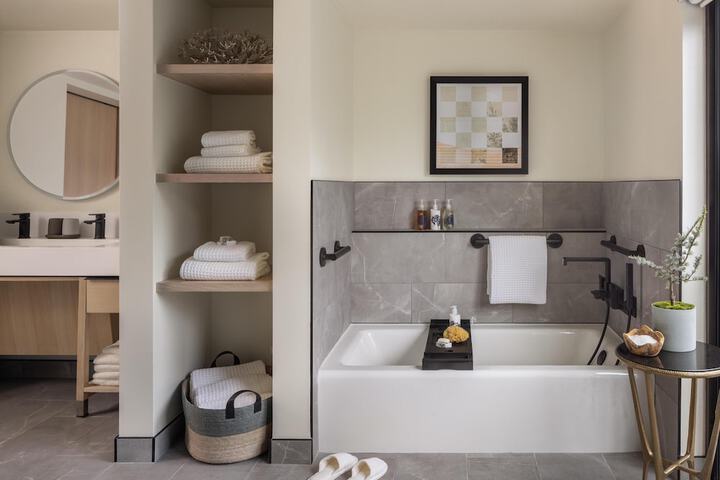 Casa Mani Resort Napa Valley Curio Collection by Hilton