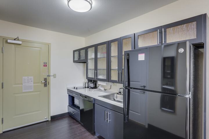 Candlewood Suites College Station at University by IHG