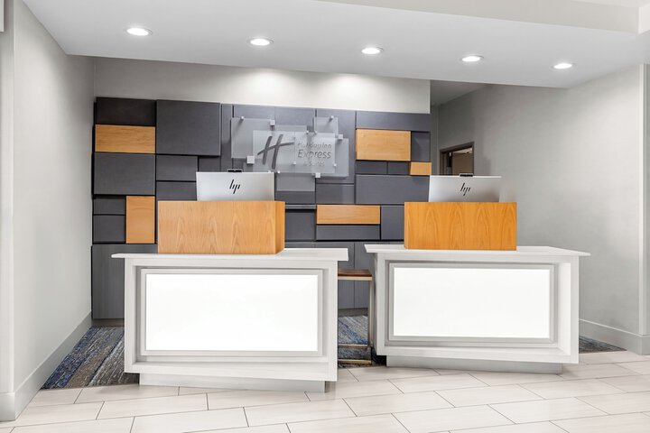 Holiday Inn Express & Suites Vandalia by IHG