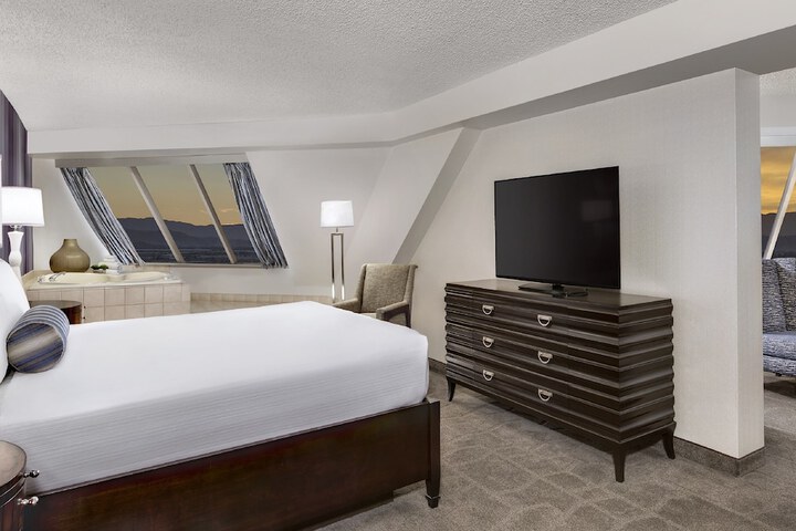 Room 43 of 75