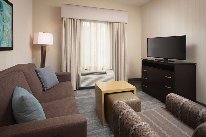 Room 12 of 36