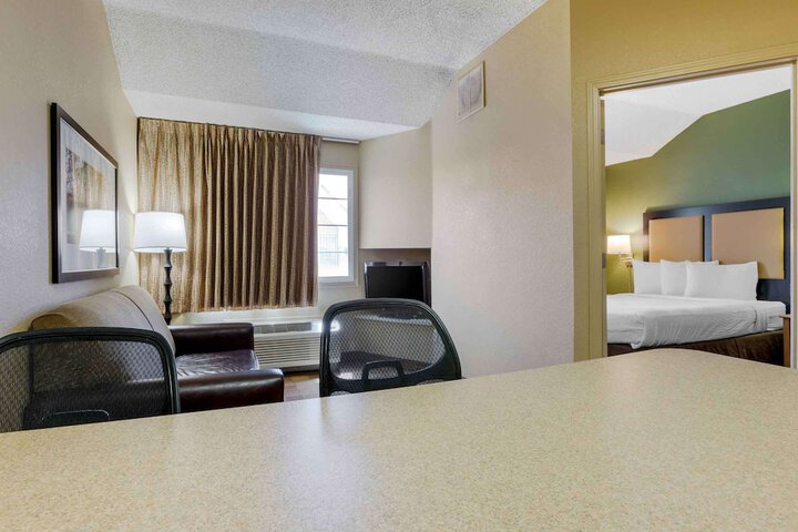 Room 20 of 37