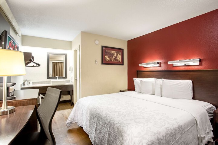 Room 30 of 33