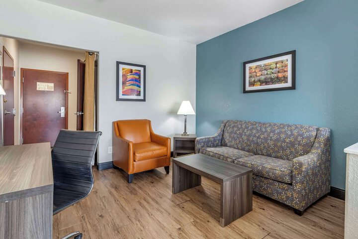 Room 11 of 31