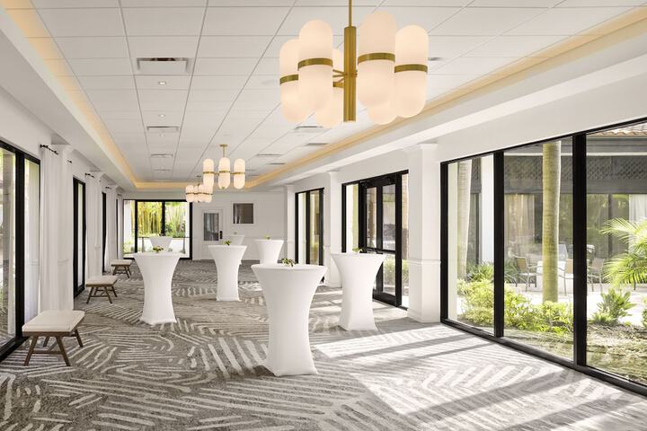 Ballroom/Hall 43 of 54