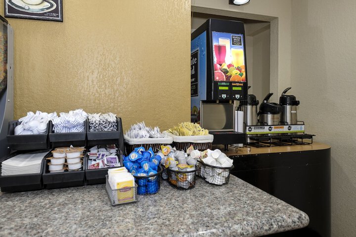 Breakfast/Coffee Service 32 of 33