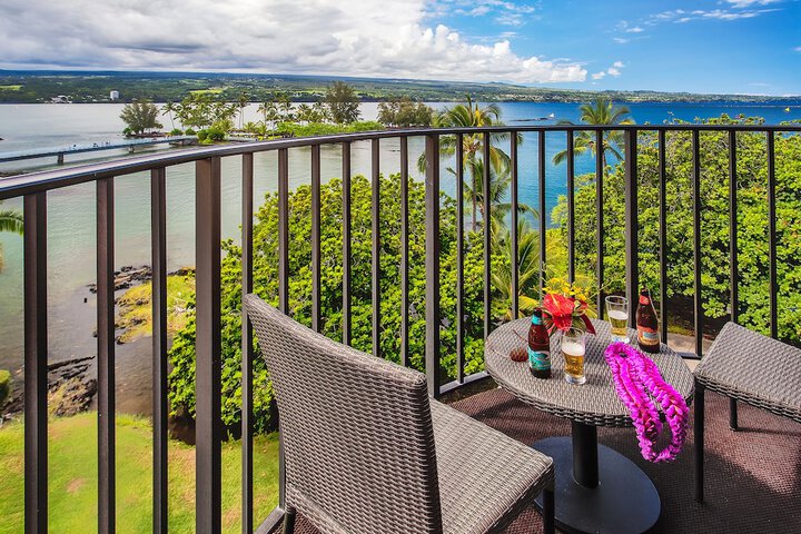 Hilo Hawaiian Hotel Trademark Collection by Wyndham