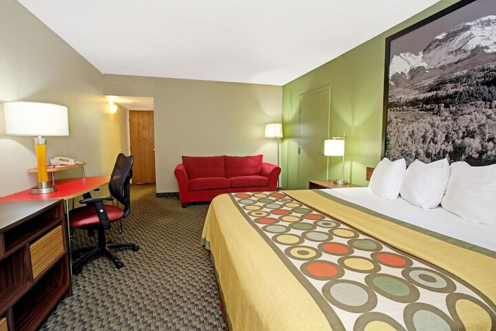 Room 11 of 15