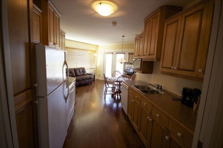 Room 4 of 40