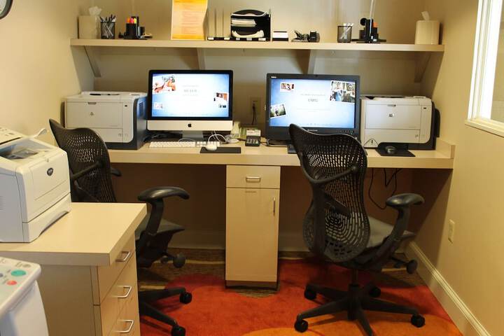 Business Center 40 of 40