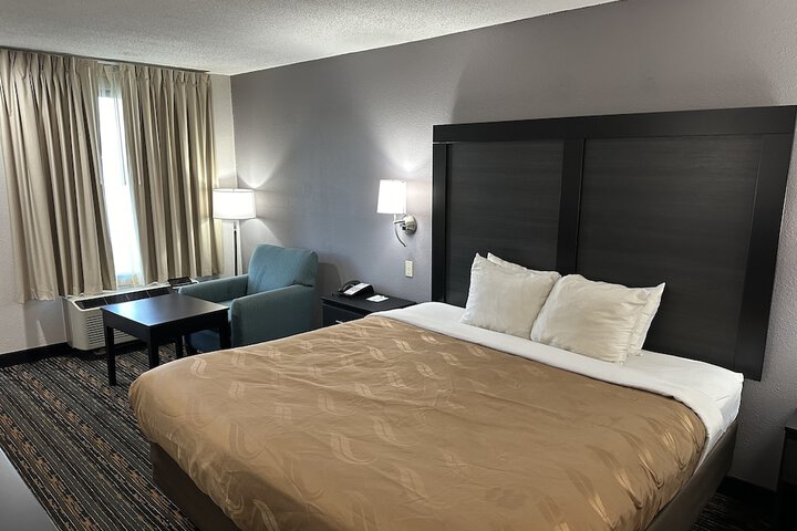 Room 16 of 40
