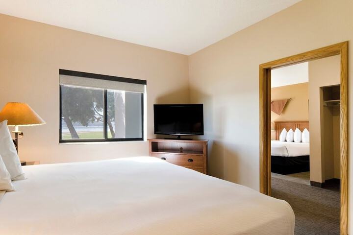Cedar Shore Resort