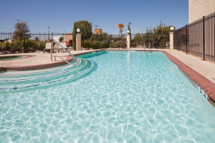 Pool 9 of 37