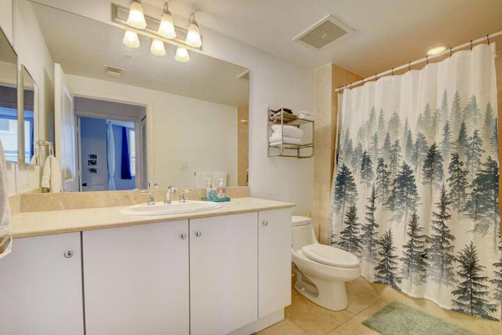 Amazing one-bedroom in Casa Costa!BEACH PASS INC!