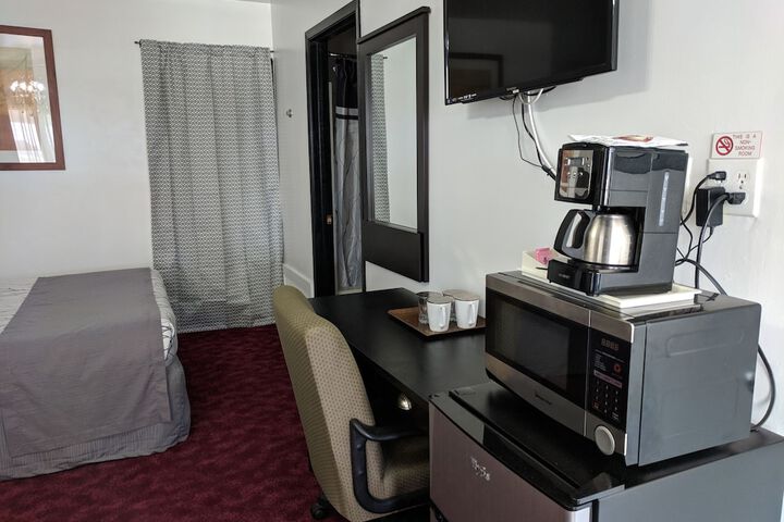 Skyview Motel