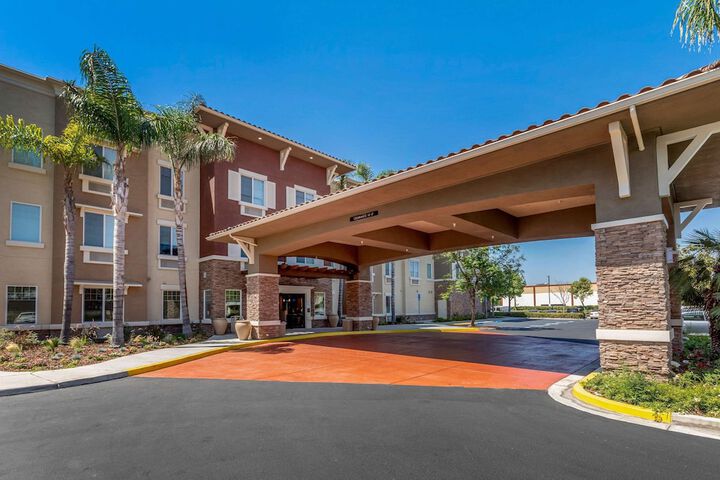 Hotel 2 of 49