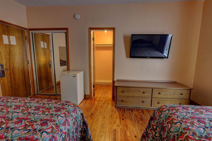 Room 14 of 34