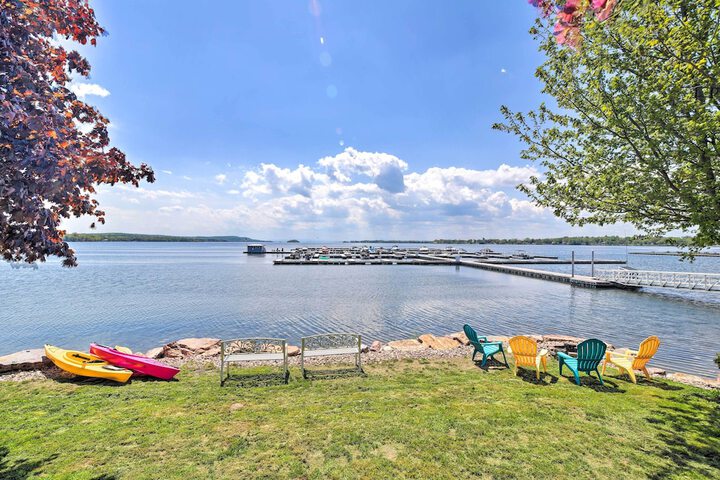 Lake Champlain Home w / Decks Kayaks & Fire Pit!