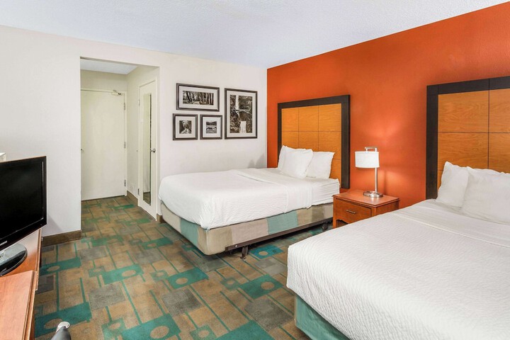 Room 14 of 25