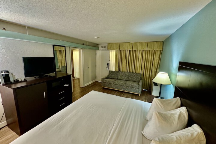 Room 48 of 93