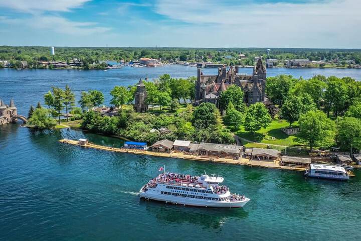 Riviera Inn and Suites 1000 Islands