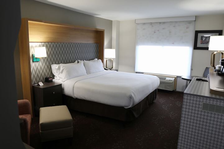 Room 26 of 79