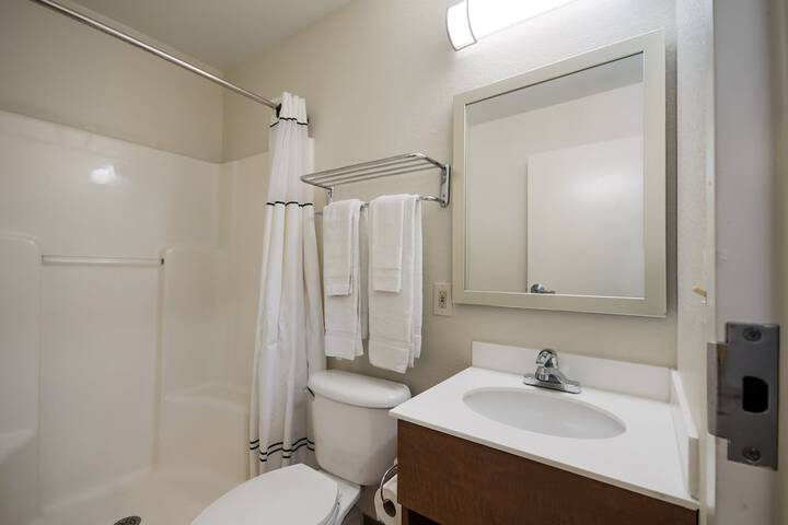 HomeTowne Studios by Red Roof Seattle - Kent / Des Moines