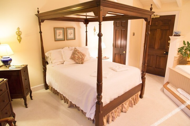 Inn at Stone Manor
