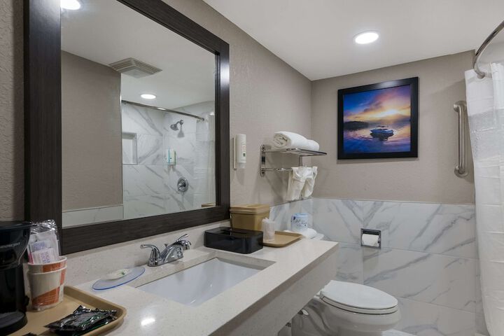 Room 21 of 40
