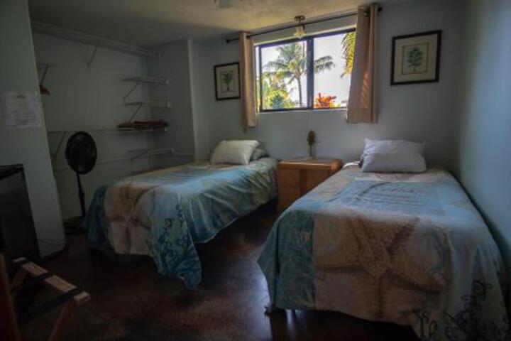 Room 25 of 28