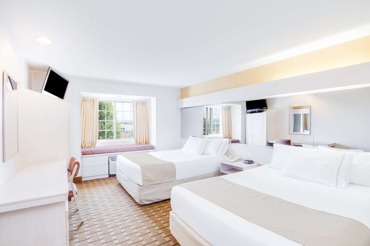 Room 16 of 18