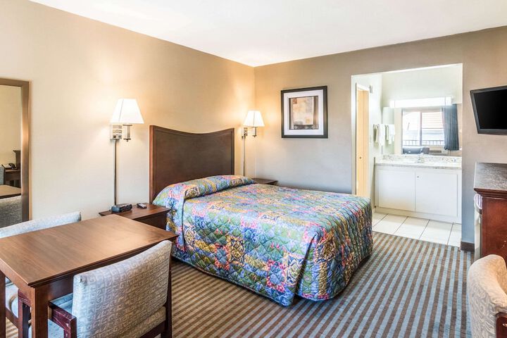 Room 21 of 25