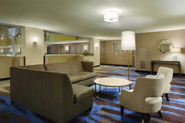 Ballroom/Hall 77 of 88