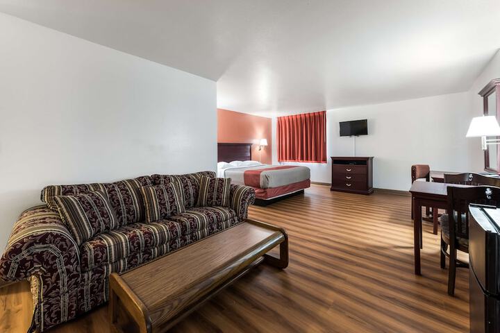 Room 17 of 32