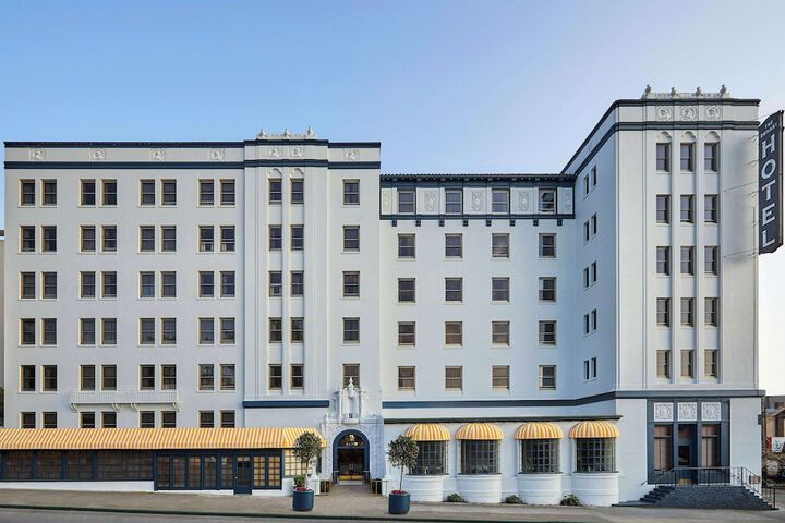 Hotel 5 of 70