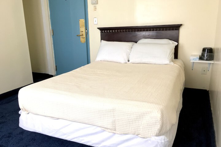 Room 20 of 34