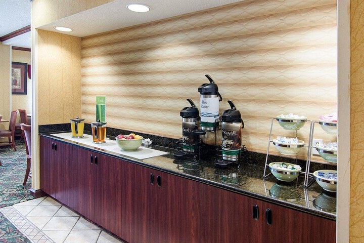 Breakfast/Coffee Service 34 of 41