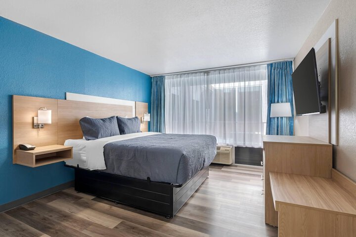 Quality Inn & Suites Conference Center
