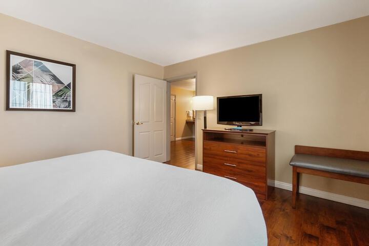 Best Western Plus John Jay Inn & Suites