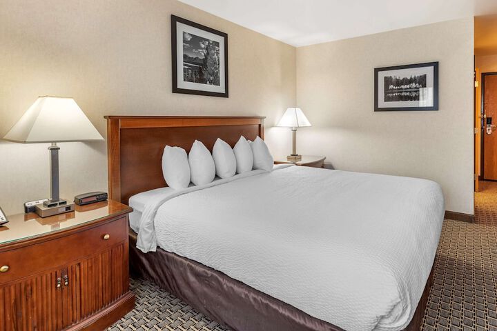 Room 30 of 48