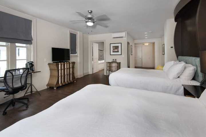 Room 28 of 41