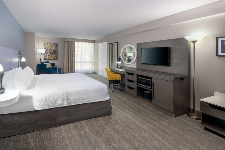 Room 18 of 48