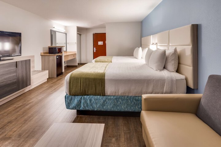 Room 17 of 27