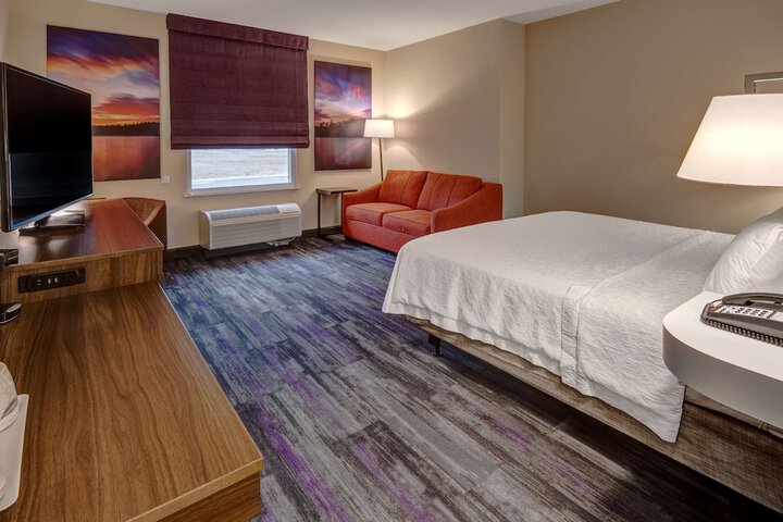 Room 13 of 20