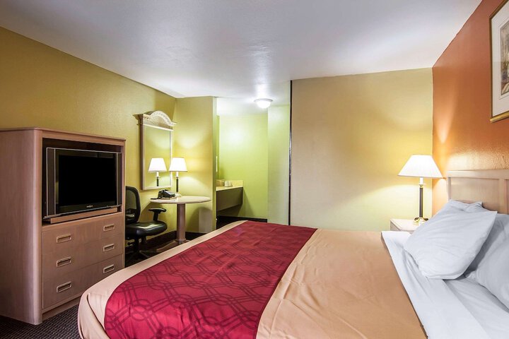 Room 6 of 34